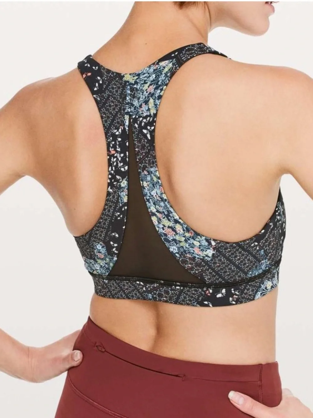 Lululemon Invigorate Bra Assemblage Alpine White Multi print size 4
